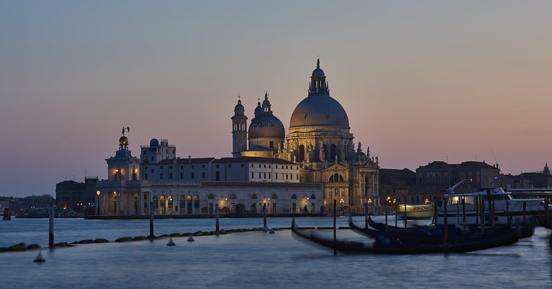 Séjour romantique à Venise : gondoles, ruelles et bonnes tables