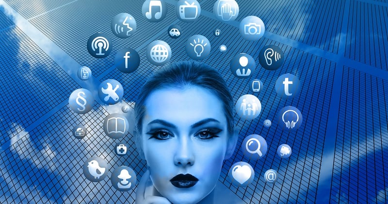 Rencontrer d'autres voyageurs en solo : applications et bonnes adresses